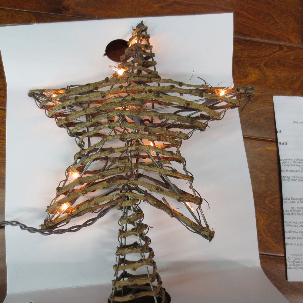 Christmas Tree Topper Plug In 12" Rustic Rattan 3D Natural Star